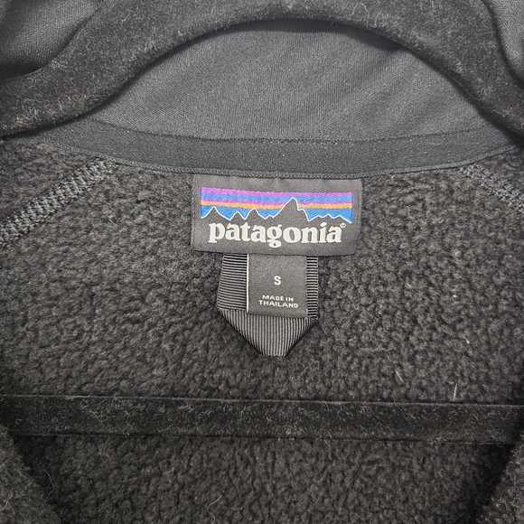 Patagonia Black Cowl Neck Sweater with Soft Fleece Texture and High Collar - Picture 5 of 7